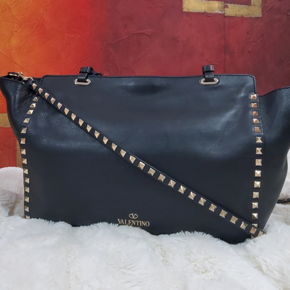 "SOLD "Valentino Garavani Rockstud leather tote - Picture 3 of 14